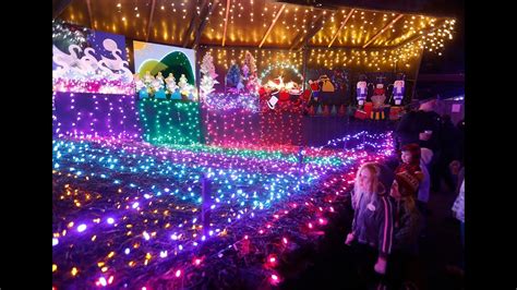 Watch people enjoy thousands of beautiful lights at Cambria's Christmas Market - YouTube