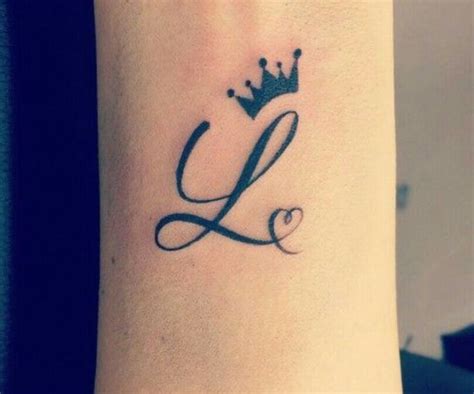 Initial & Crown | Tatuajes iniciales, Tatuaje de letra l, Tatuaje l