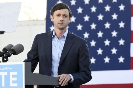 750 Jon ossoff campaign rally Stock Pictures, Editorial Images and ...