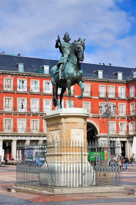 Statue Of Philip III, Plaza Mayor, Madrid Editorial Photography - Image ...