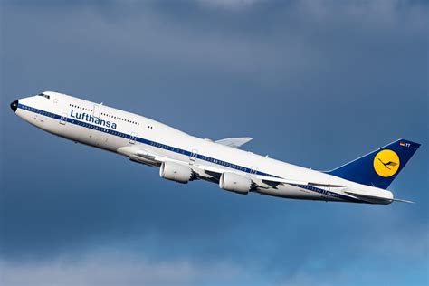 9 Years Of Service: Why The Passenger Boeing 747-8 Didn't Take Off