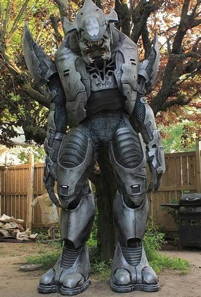 7-Foot Tall Covenant Elite Costume : r/gaming