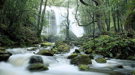 Jerusalem River Waterfalls, Tasmania, Australia (© Ted Mead/Getty Images) Ocean Photography ...