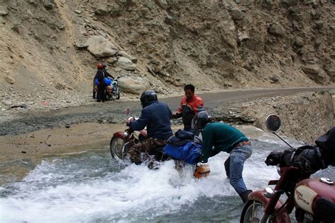 Khardung La Road Trip, Khardungla Highest Motorable Road in The World ...