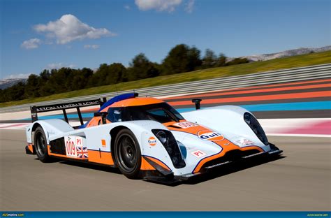 AUSmotive.com » Aston Martin Racing chase history at Le Mans