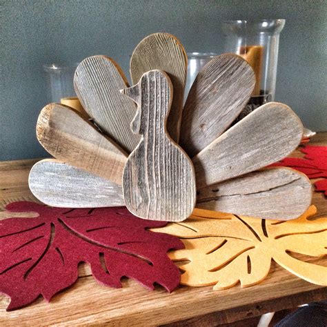 Reclaimed wood Thanksgiving turkey centerpiece Thanksgiving Wood Crafts, Fall Wood Crafts ...