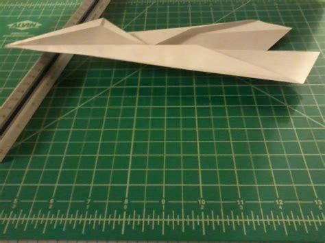 Blackbird Paper Airplane : 11 Steps - Instructables