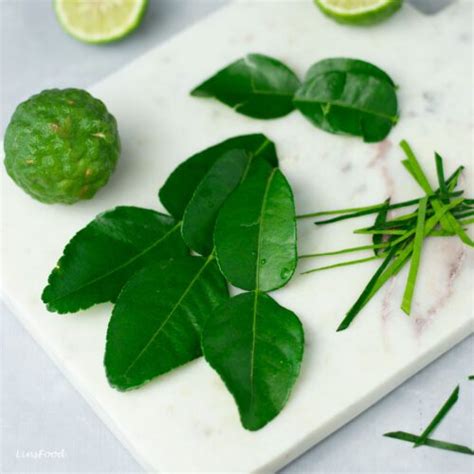 What are Kaffir Lime Leaves (+ How to Use Them)