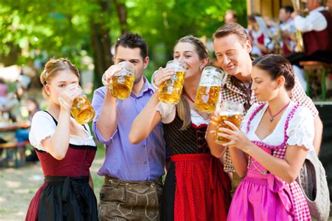 German Drinking Song "Ein Prosit" | Tischreservierung Oktoberfest