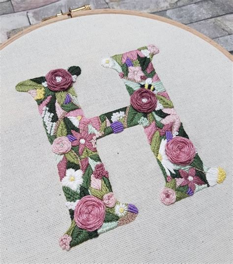 embroidery flower letter - Google Zoeken in 2020