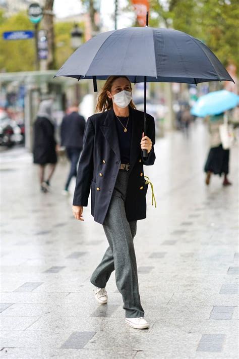 8 Cool Outfit Ideas for Rainy Days | Rainy day outfit for work, Rainy ...