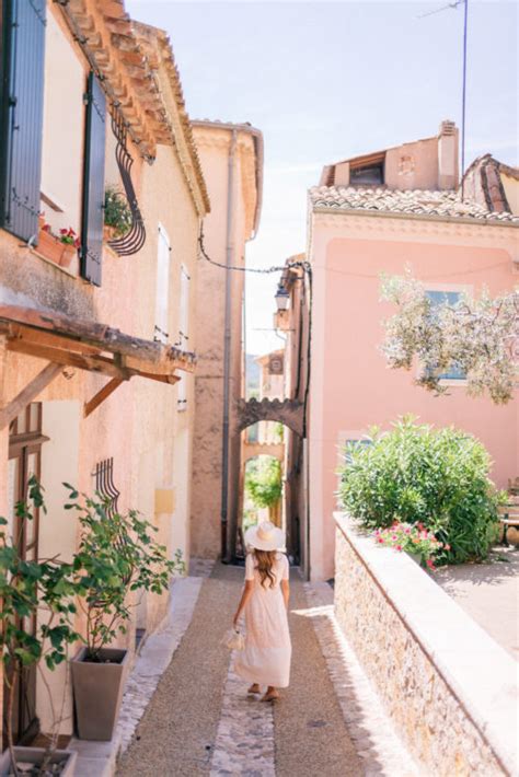 Moustiers-Sainte-Marie, Gorges Du Verdon & Lavender Fields - Julia Berolzheimer