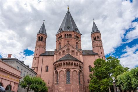 Cathedral of Mainz, in Germany Stock Photo - Image of summer, street ...