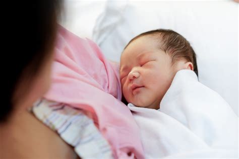 Where Should Your Baby Be Born? 6 Things to Look for When Choosing ...