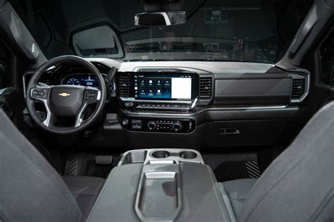 Chevrolet Updates 2022 Silverado Pickup With New Interior, Capabilities ...