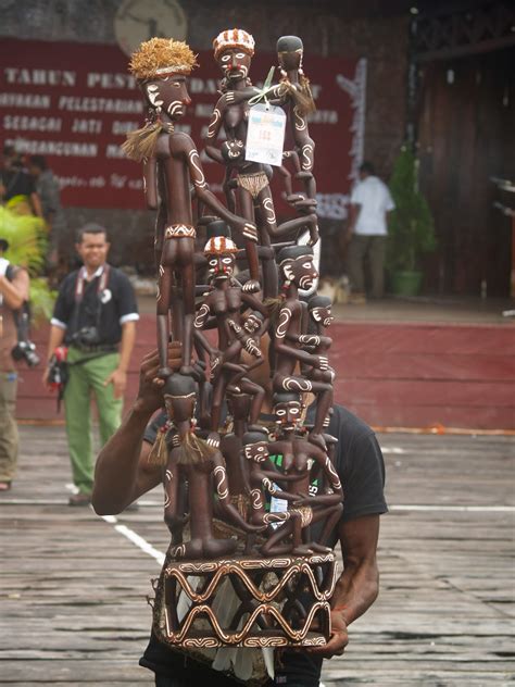 ASMAT - The Sky Above, The Mud Below: Asmat Cultural Festival 2008