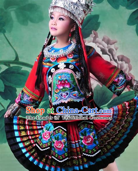 China Miao Ethnic Clothing and Silver Hat Complete Set