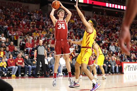 Oklahoma Basketball: Sooners show more competitive fire of late