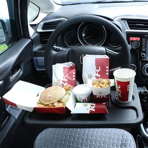 Smart Steering Wheel Tray Lets You Eat in the Comfort of Your Car