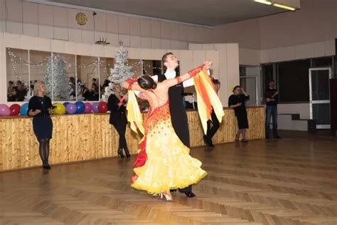 Ballroom dance couple – Stock Editorial Photo © stetsik #59826389