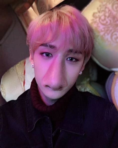 You can say he's NOSEy 👁👃🏻👁 #bangchan #funny #straykids | Мемы лица, Знаменитости, Смешные рожи