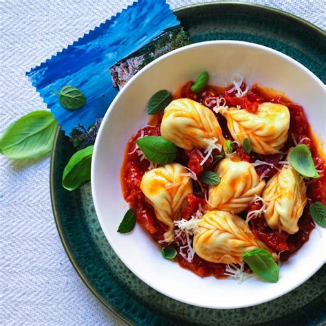 Culurgiones, the Traditional Sardinian Ravioli | Recipes, Pasta, Ravioli