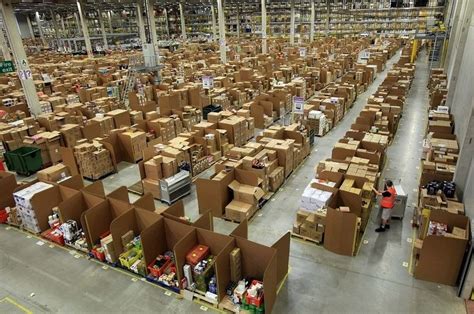 Inside Amazon’s Warehouse | Amusing Planet