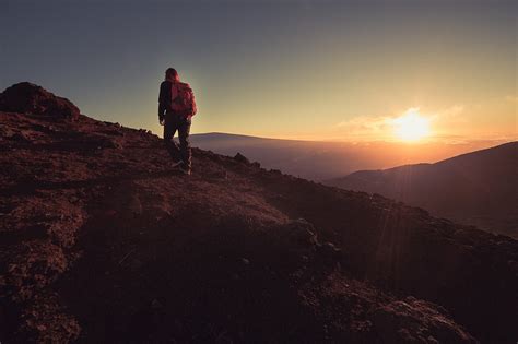 Hiking Mauna Kea in Hawaii 2024 - Rove.me