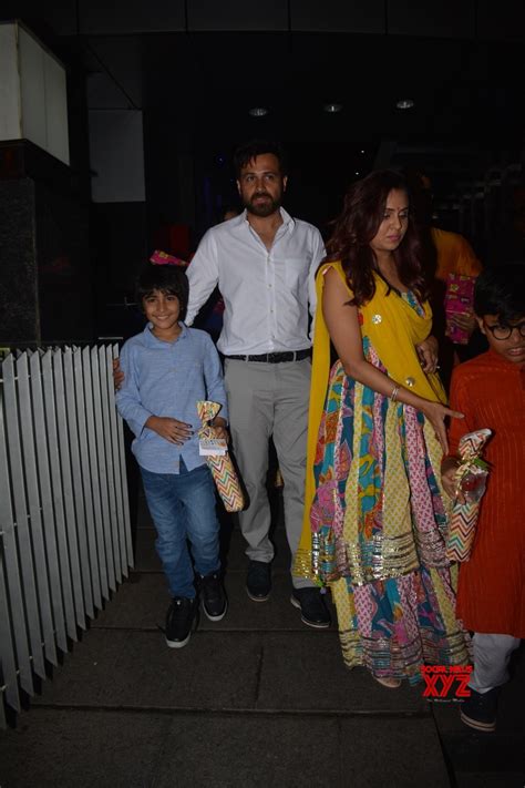 Mumbai: Emraan Hashmi seen with family at Bandra #Gallery - Social News XYZ