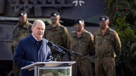 Scholz’s Military Strategy for Germany Hits a Few Snags | WPR