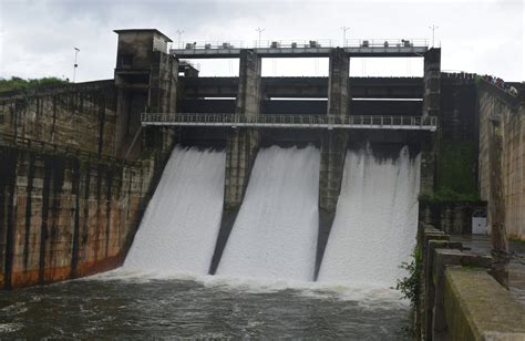 karapuzha dam - PixaHive