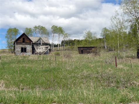 This Spooky Washington Ghost Town Could Be Right Out Of A Horror Movie