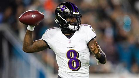 NFL Honors 2024: Lamar Jackson thanks Ravens for 'finally getting the ...