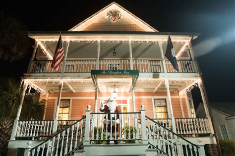 Santa Claus Visits The Beaufort Inn - Beaufort.com