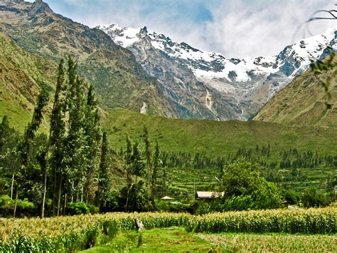 Snow-capped Andes Mountains With Snowline Above 17000 Feet-peru ...