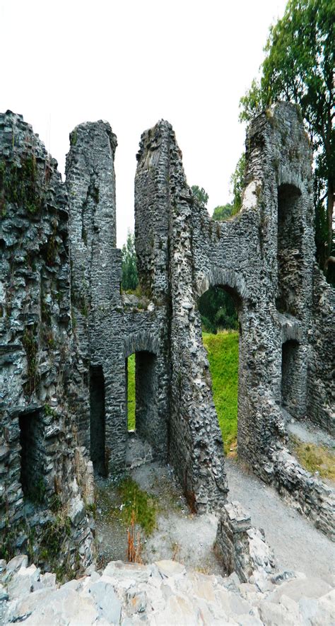 Newcastle Emlyn Castle | castle-finders.co.uk