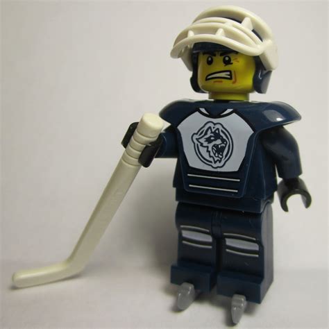 The Brick Brown Fox: Lego Minifigures Series 4 - Hockey Player