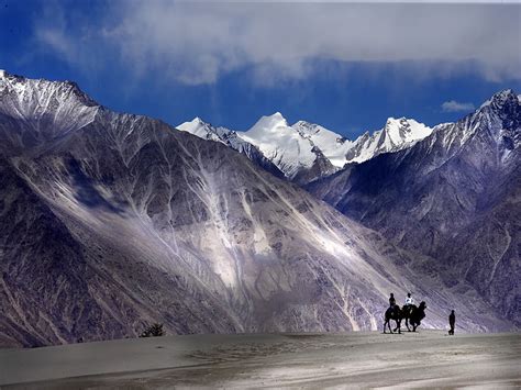 5 Places You Should Definitely Visit On Your Leh- Ladakh Trip - Via.com Blog