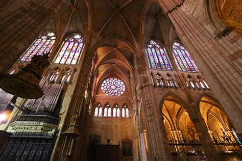 The Incredible Stained Glass of León Cathedral (Spain)