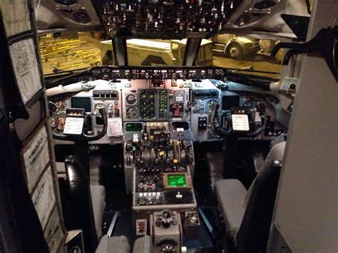 MD-88 Cockpit, all powered up. : aviation