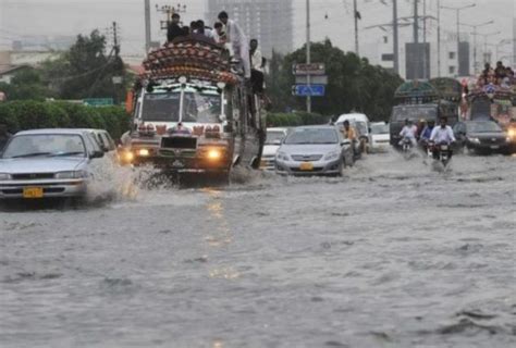 Karachi Rain Update: Heavy rainfall started in Karachi