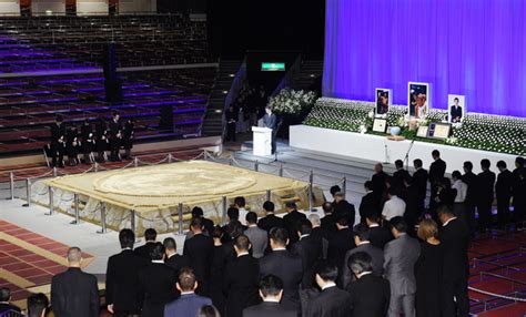 Mourning for Chiyonofuji pics - Ozumo Discussions - Sumo Forum