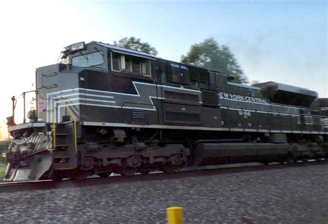 Norfolk Southern 1066 Heritage turning south at Wellington Rd in ...