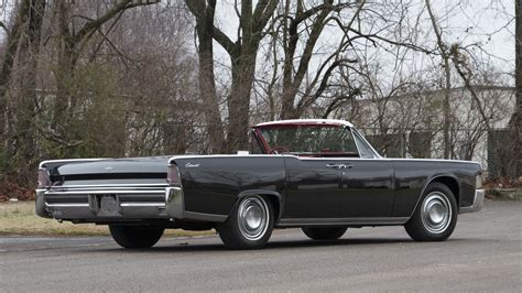 1965 Lincoln Continental Convertible | S96.1 | Indy 2016