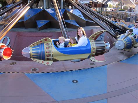 Enjoying Life With 4 Kids: Disneyland- Day 3, Rides