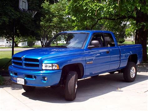 2000 Dodge Ram 2500 ST 4x2 Regular Cab 134.7 in. WB 5-spd manual w/OD