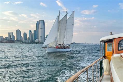 10 Things to Know BEFORE Booking a Harbor Cruise in New York City