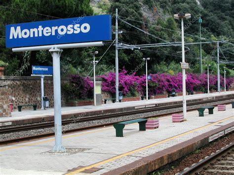 Monterosso railway station, Cinque Terre, Italy — Stock Photo ...