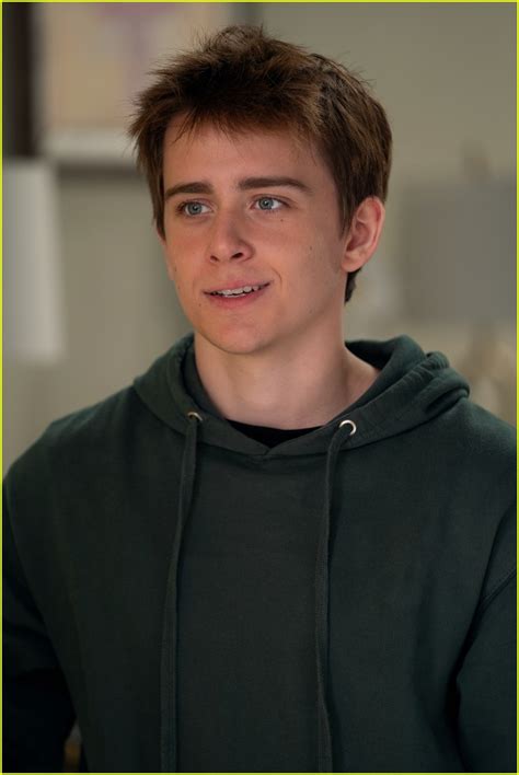 Photo: dead to me season 3 2022 10 | Photo 4848769 | Just Jared