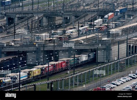 Channel tunnel folkestone hi-res stock photography and images - Alamy